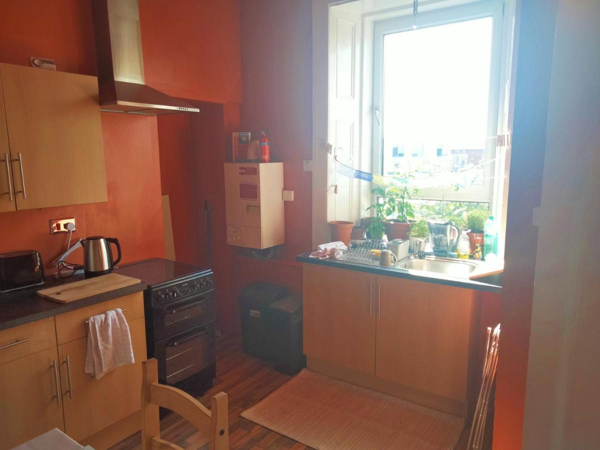 Spacious Flat In Bridgeton, Глазго Экстерьер фото